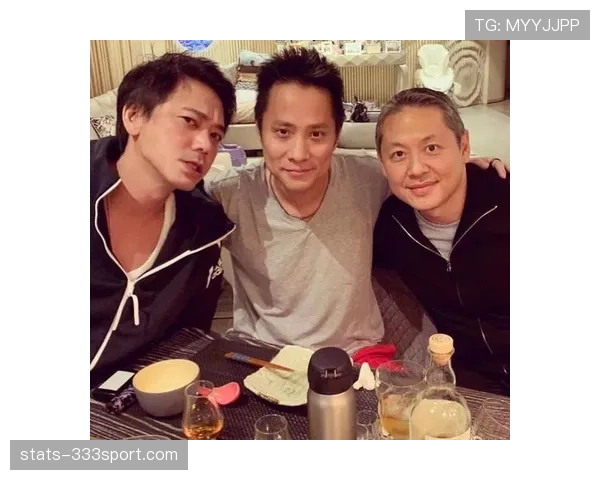 汪顺一出现，整个画面像豪门聚会里错入的邻家男孩
